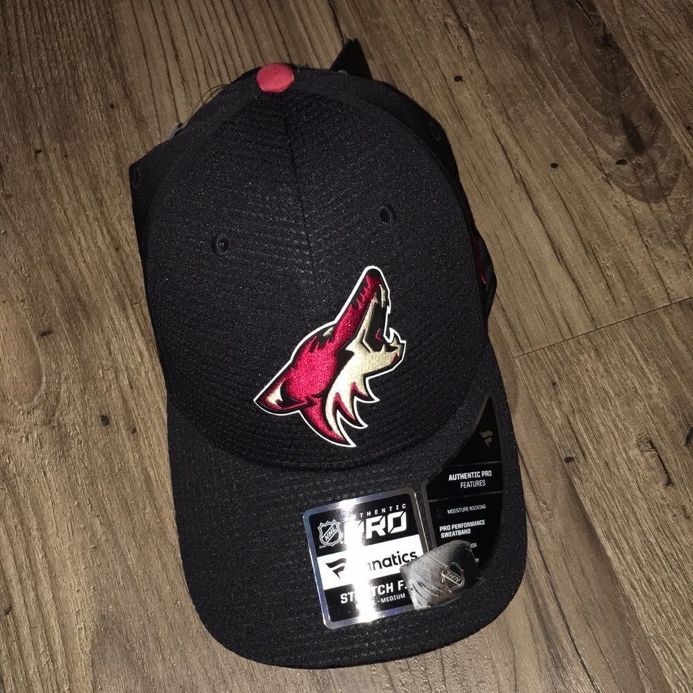 Phoenix Arizona Coyotes NHL stretch Pro model cap